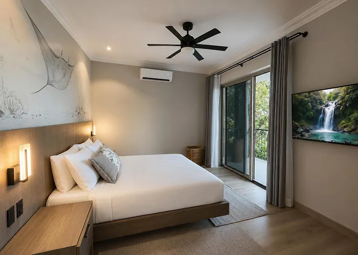 Villa Exclusive Retreats Newest Beachfront Estate W Staff, Breakfast & Chef Available *