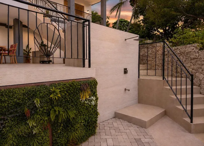 Exclusive Retreats Newest Beachfront Estate W Staff, Breakfast & Chef Available Pousada *